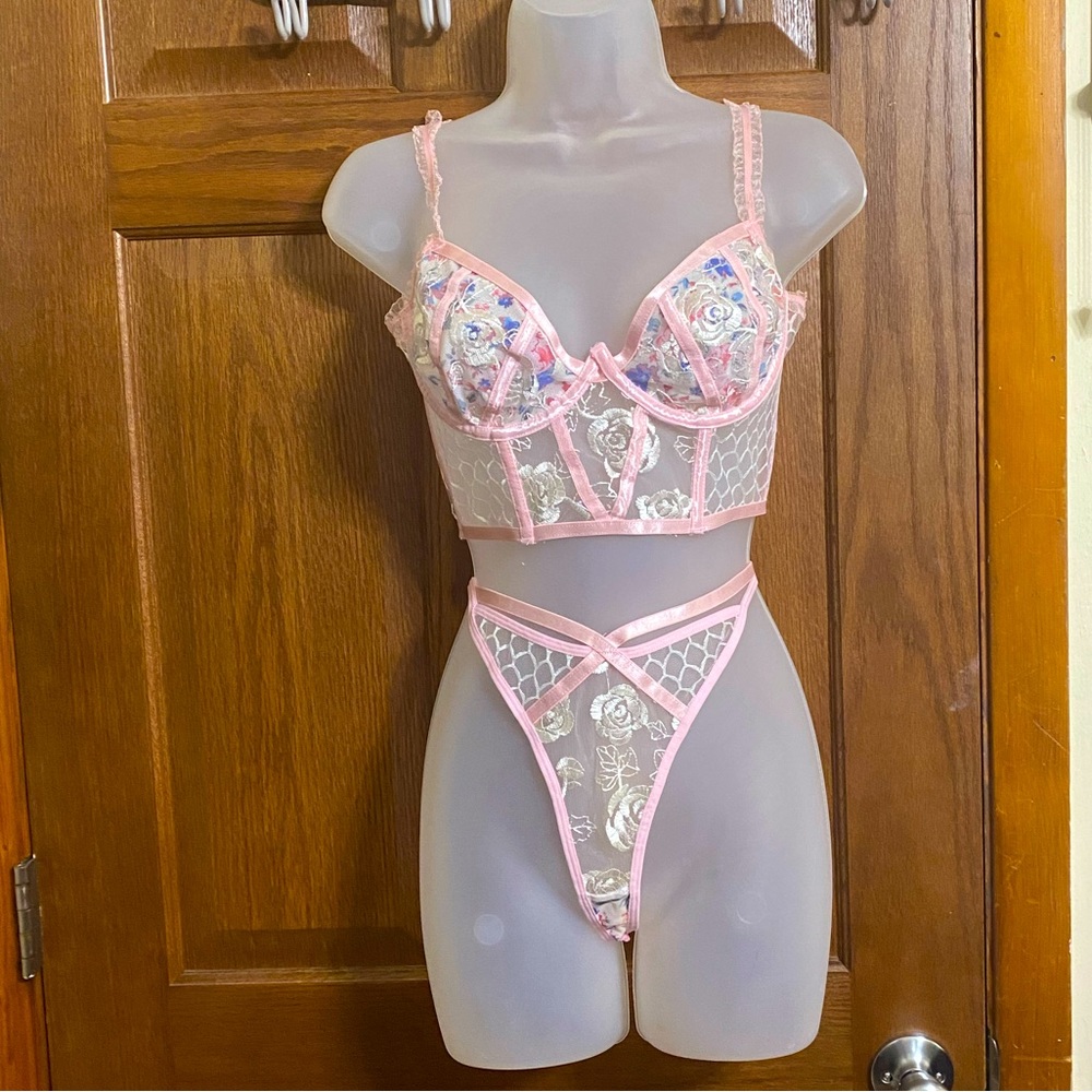 Floral Lace Lingerie Set - Size Large NWOT